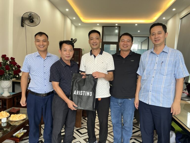 CHÚC MỪNG SINH NHẬT MR. TÚ ANH – TRƯỞNG PHÒNG TỔ CHỨC CÔNG TY TNHH PHÁT TRIỂN CÔNG NGHỆ VN